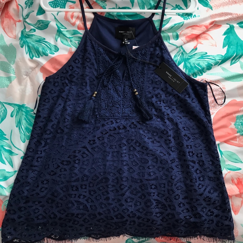dainty lace sleeveless top